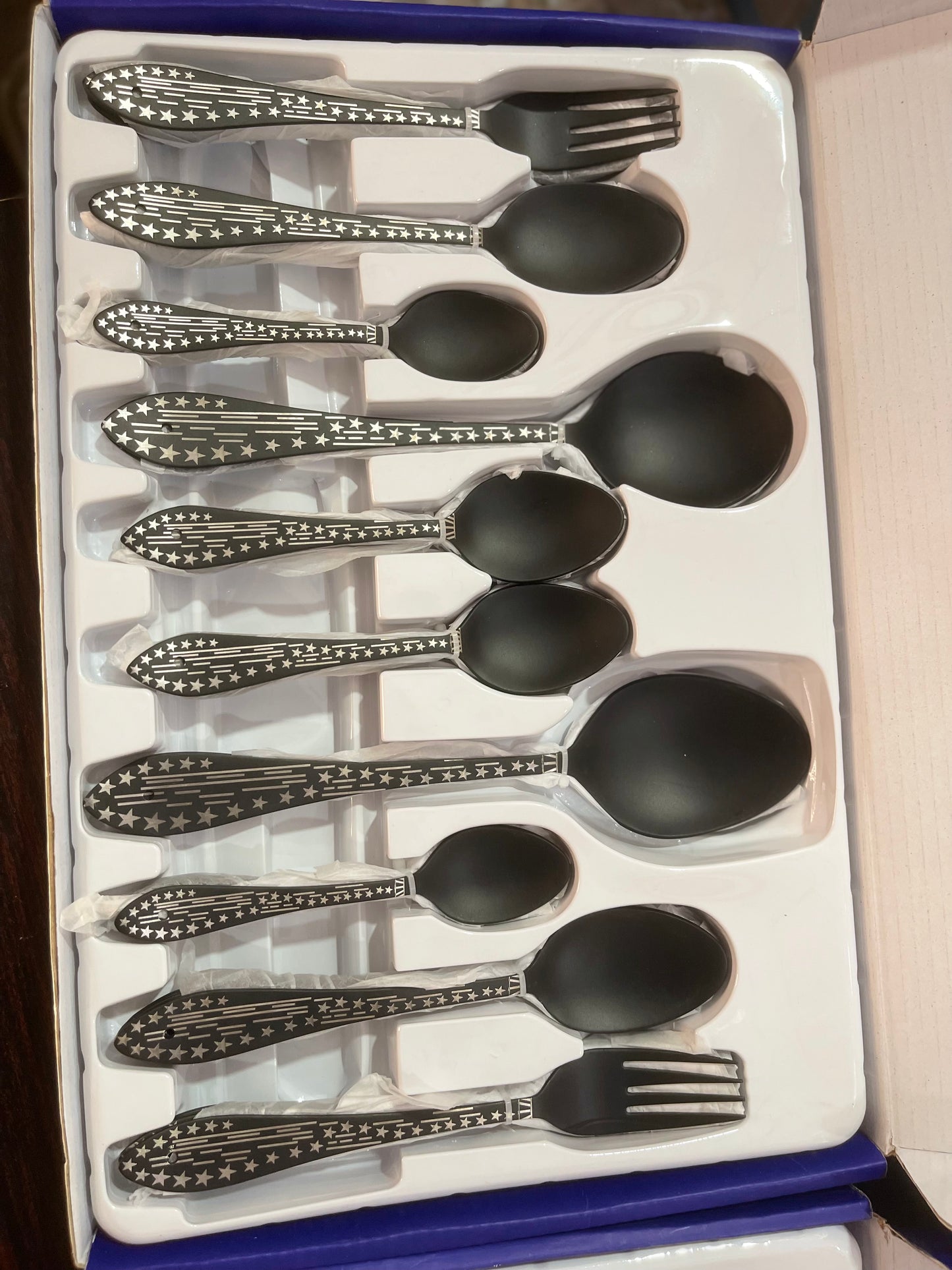 Orginal Arshia Brand . Stainless steal 53 piece Cutlary set . For 12 person High quality