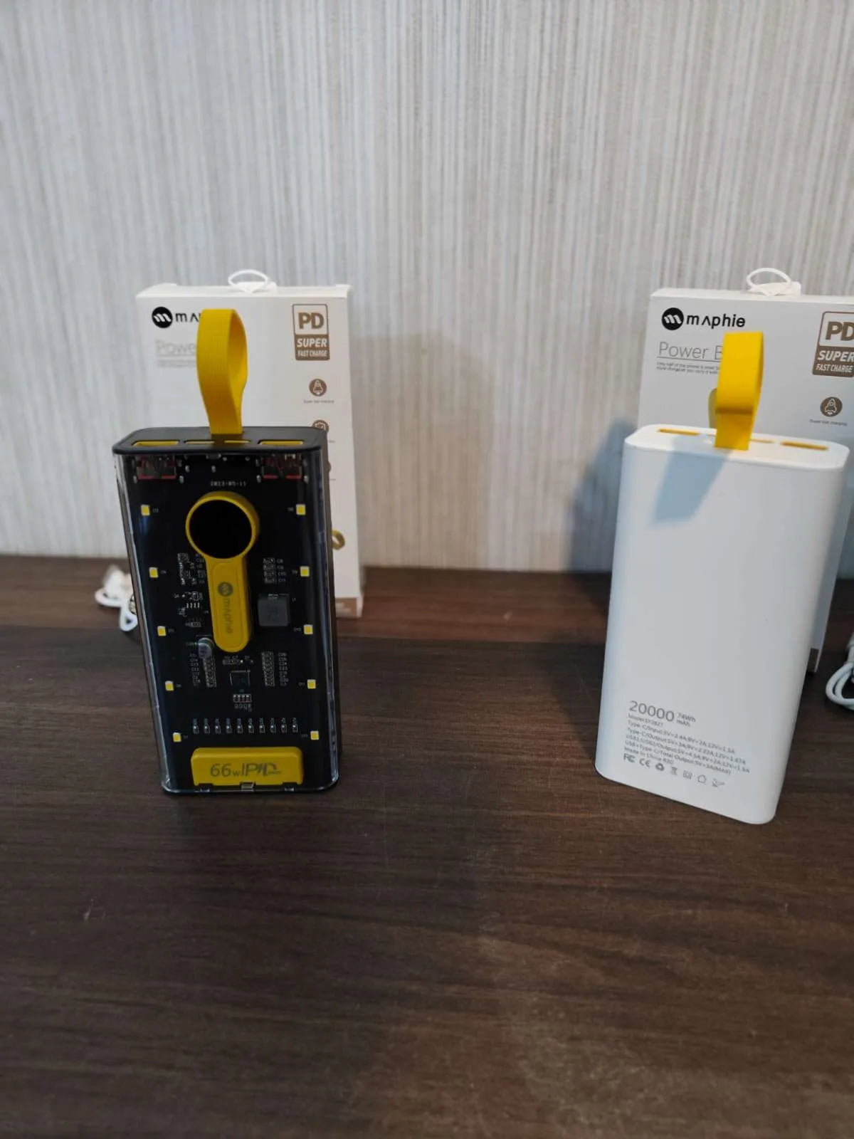 20000mah Power Bank 66W Super Fast Charging PD Power bank with Night Light.